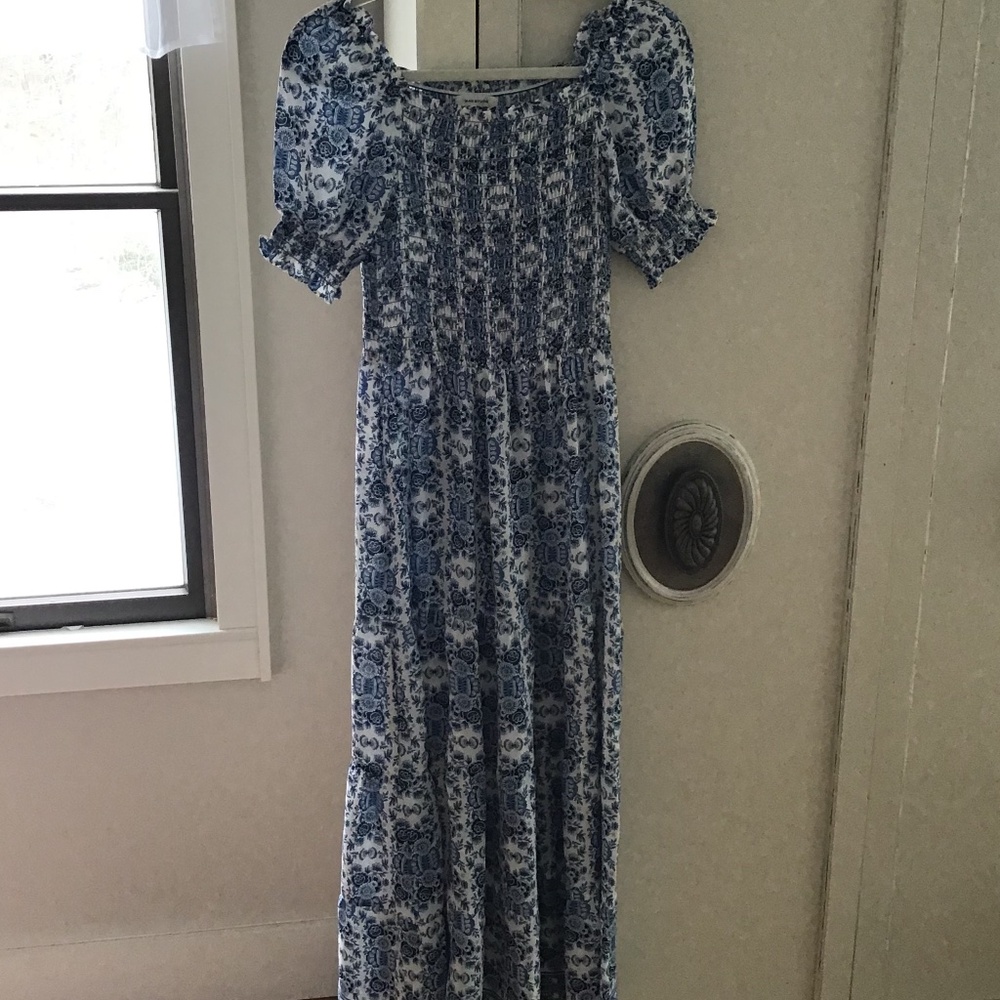 Max Studio Maxi Off shoulder Dress with short sleeves, Color Blues, Size XS